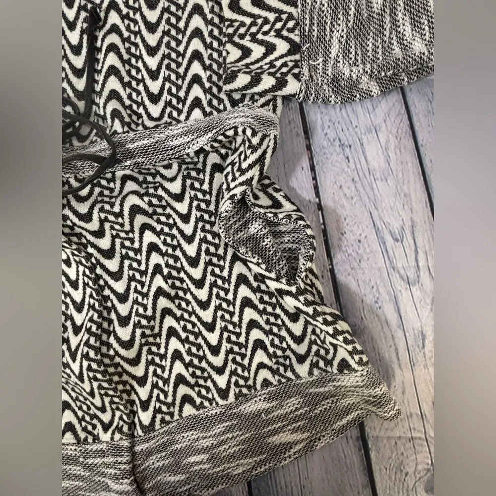 Skies are Blue Black White Boho Geo Zip Front Tie Waist Jacket Cardigan Size S